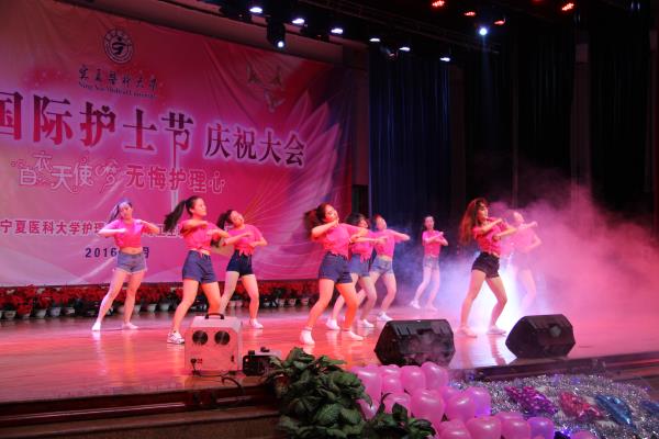 开场舞《I am the best》